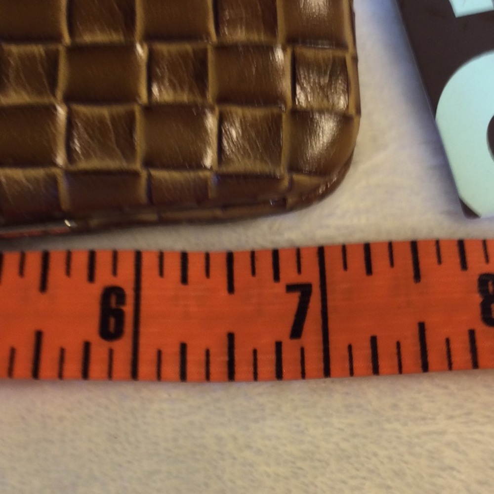 21 Brown Weaved pattern Wallet - Picture 3 of 12